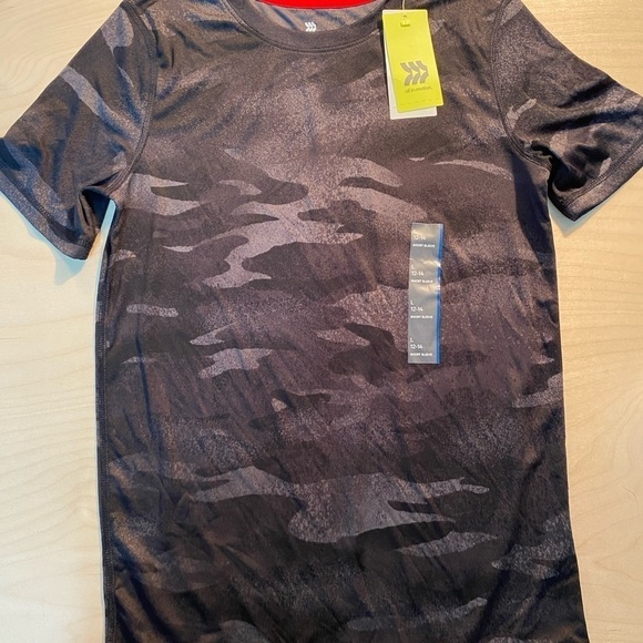All in Motion Athletic Tee Large (12/14) (GL) - Picture 2 of 11